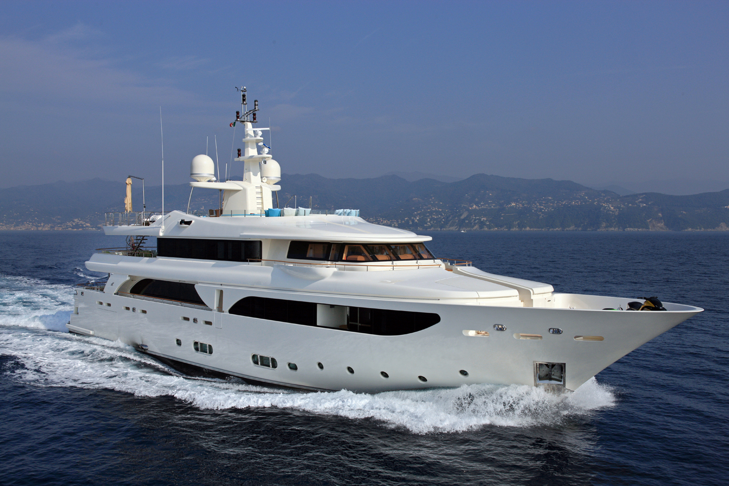 LENGERS YACHTS SELLS CRN 43 METERS MOTOR YACHT MEGALODON